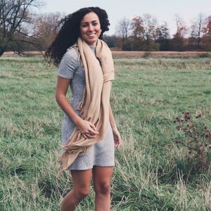 Meet your Posher, Carina